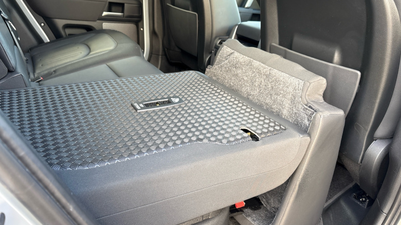 Land Rover Defender 3.0 D250 X-Dynamic S 110 5dr Auto Diesel Estate